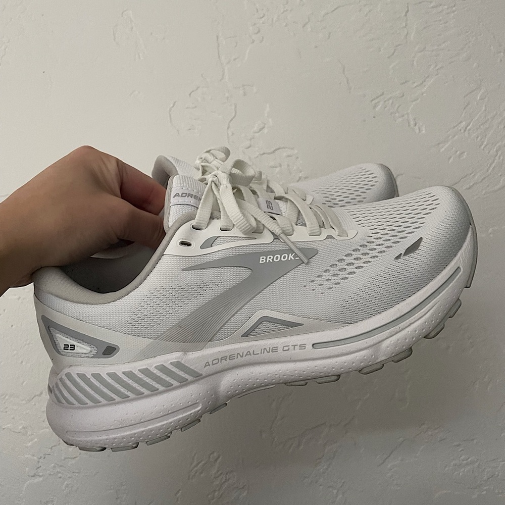 Brooks Adrenaline GTS 23